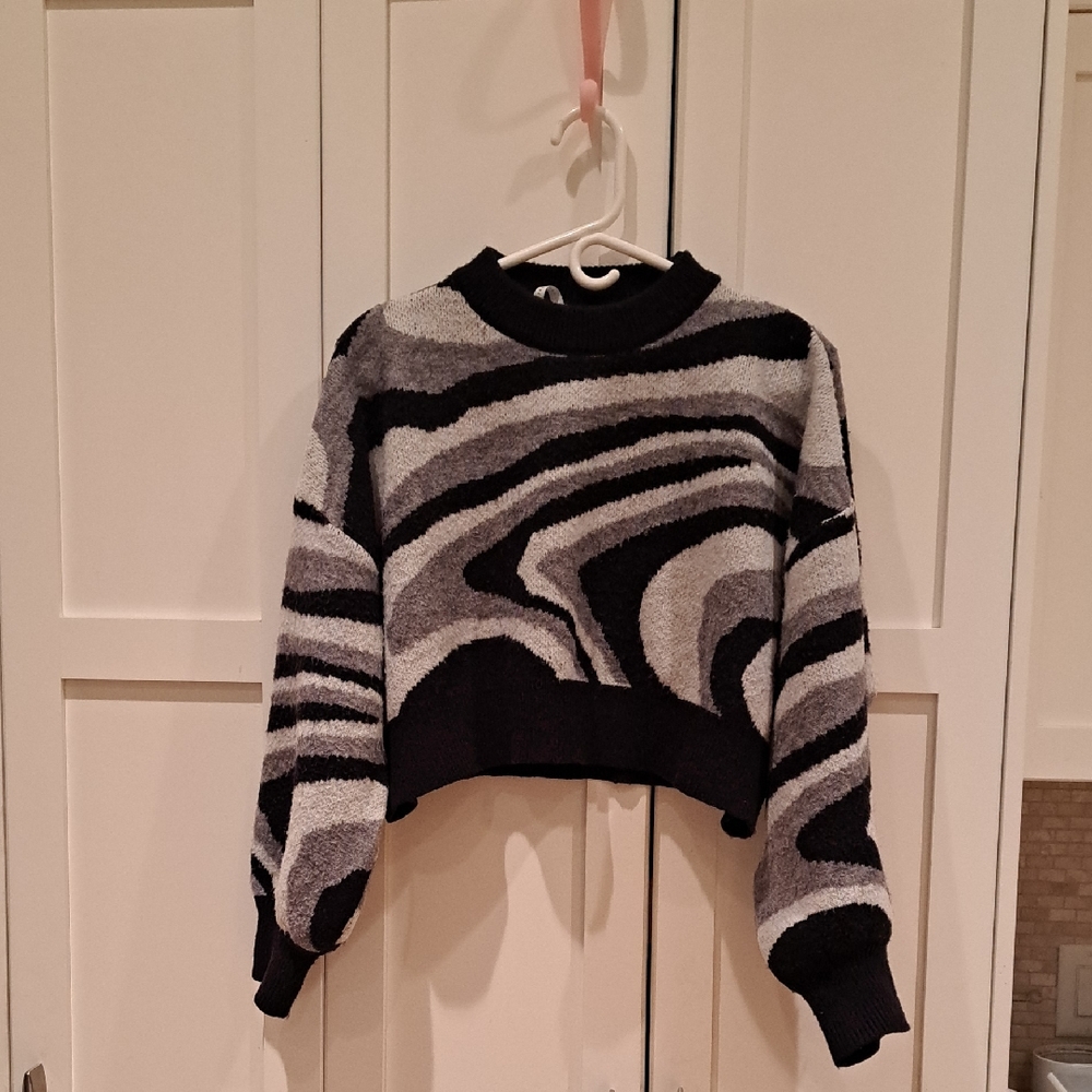 Dreamers Black and Gray Swirl Sweater